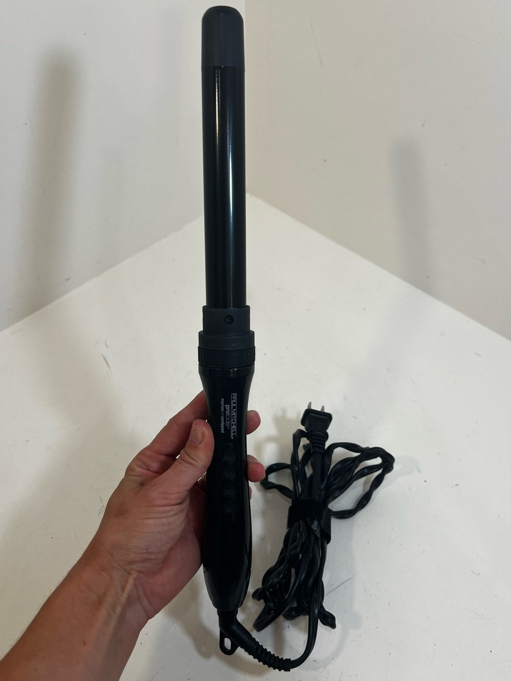 Paul Mitchell Express Ion Unclipped 3-1 Dual Voltage Hair Curler Wand